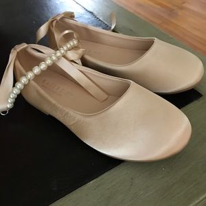 Girl’s Stylish Wedding Shoes